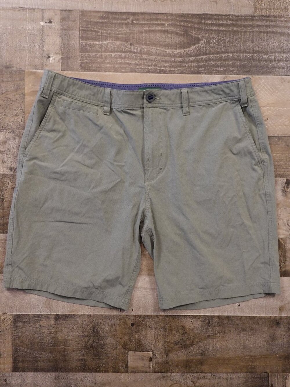 Orvis Escape Shorts Men’s 38 Olive Green 9” Stretch Travel Chino